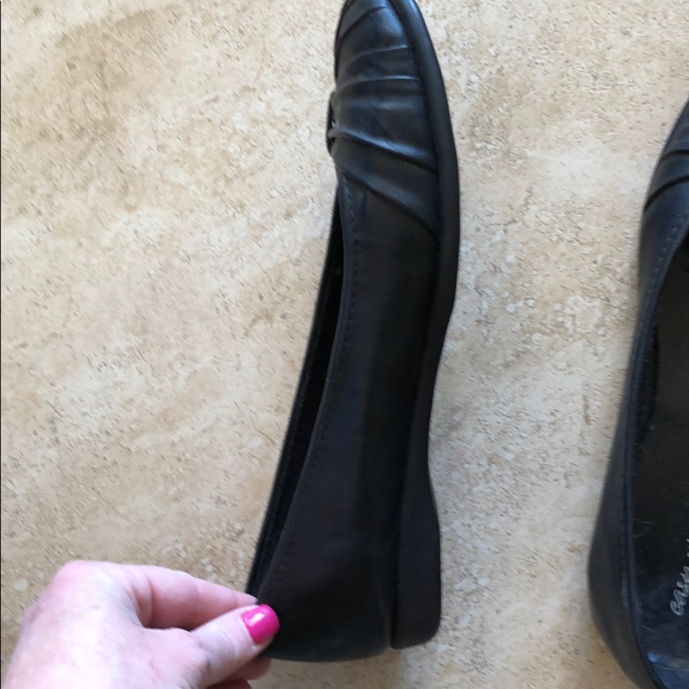 Shoes - Picture 2 of 4